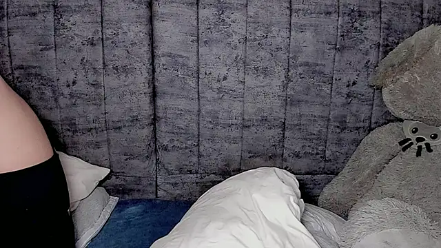 Snapshot of Dylan_Milk chatting on 09/28/25, 08:58 Dylan Milk online show from 09/28/25, 08:58