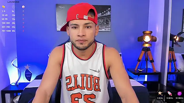 Max Conor1 online show from 10/10/25, 12:15