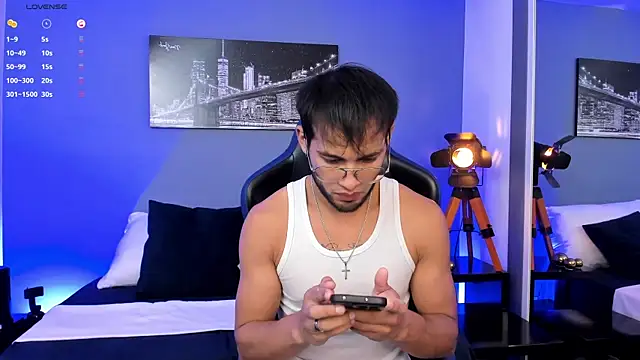 Max Conor1 online show from 05/11/26, 11:05