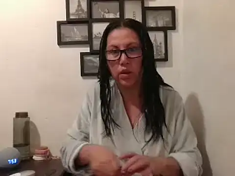 Snapshot of MirandaLatinaLovely chatting on 02/18/25, 01:54 MirandaLatinaLovely online show from 02/18/25, 01:54