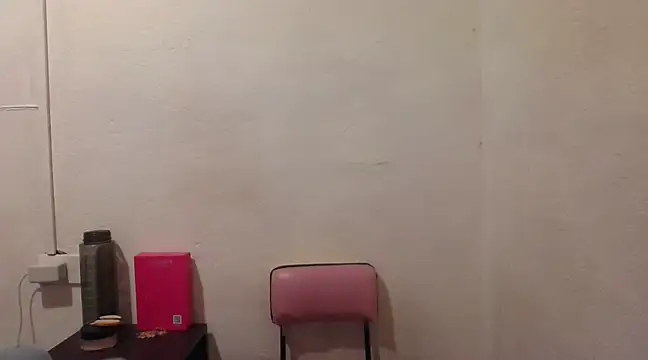 Snapshot of MirandaLatinaLovely chatting on 03/06/25, 02:51 MirandaLatinaLovely online show from 03/06/25, 02:51