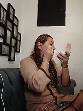MirandaLatinaLovely online show from 07/09/26, 04:33