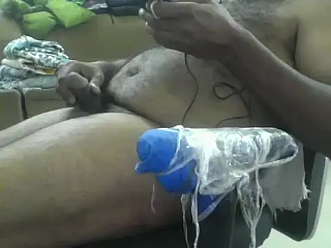 awesomeroc123 online show from 01/12/25, 08:36