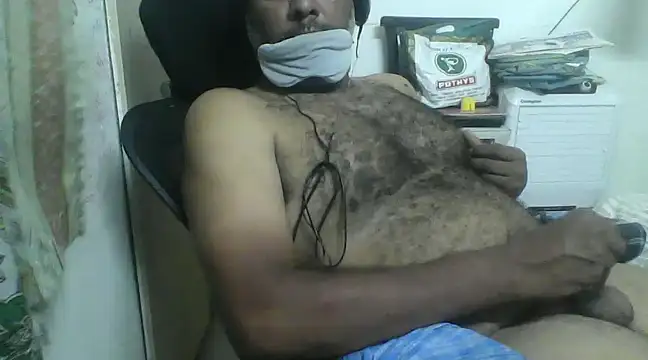 awesomeroc123 online show from 02/28/25, 05:37