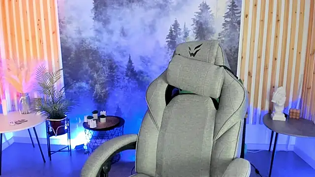 Snapshot of MilaStoyne chatting on 12/02/25, 07:47 MilaStoyne online show from 12/02/25, 07:47