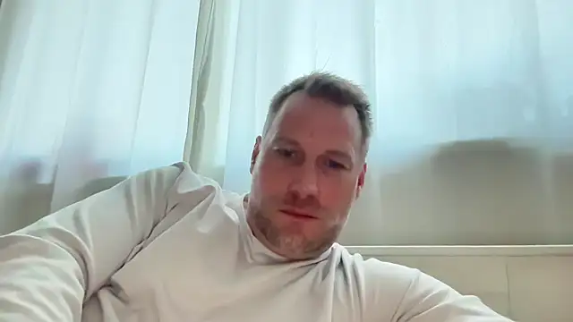 Snapshot of Christian87xxx chatting on 02/10/26, 03:27 Christian87xxx online show from 02/10/26, 03:27