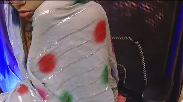 Snapshot of wow-simran chatting on 11/16/25, 02:50 wow-simran online show from 11/16/25, 02:50