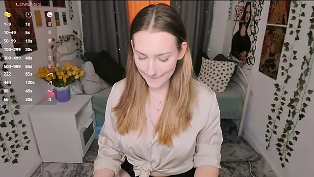 Snapshot of MaryWaddell chatting on 03/14/25, 09:32 MaryWaddell online show from 03/14/25, 09:32