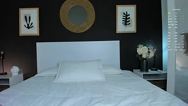 Snapshot of AlannaRussell_ chatting on 11/28/25, 08:22 AlannaRussell online show from 11/28/25, 08:22