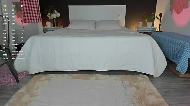 AlannaRussell  online show from 06/19/26, 08:01