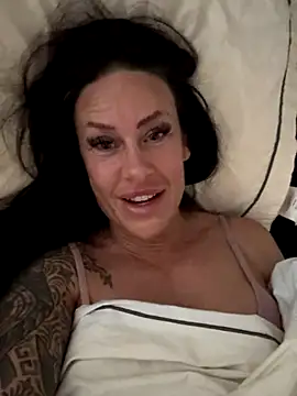 Snapshot of goddess-harper chatting on 11/01/25, 09:44 goddess-harper online show from 11/01/25, 09:44