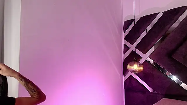 sara lopee1 online show from 10/16/25, 11:55