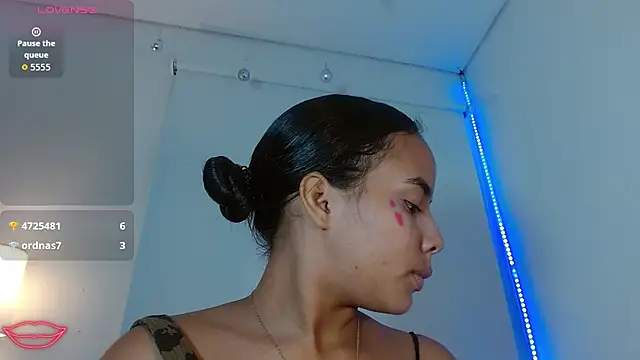 Roxy Stonee online show from 10/07/25, 07:33