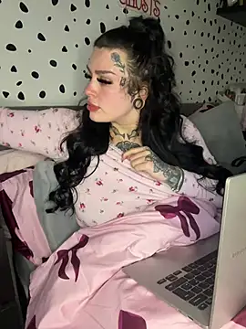 tempzzz12 online show from 05/18/26, 07:03