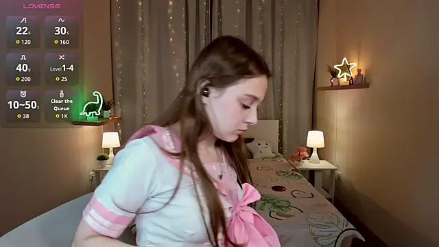 Snapshot of kaisajenner chatting on 12/01/25, 07:08 kaisajenner online show from 12/01/25, 07:08