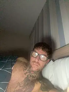 Jamesdeanmcqueen online show from 11/04/25, 11:26