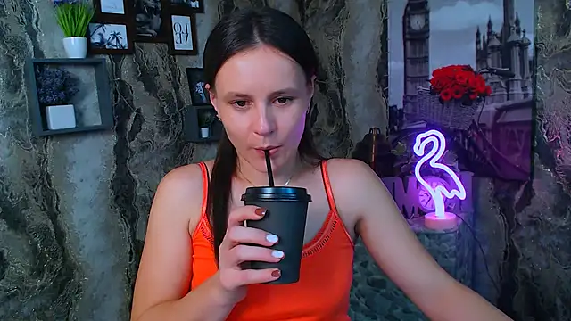 Snapshot of ValeriaHeart_ chatting on 12/03/25, 01:20 ValeriaHeart online show from 12/03/25, 01:20