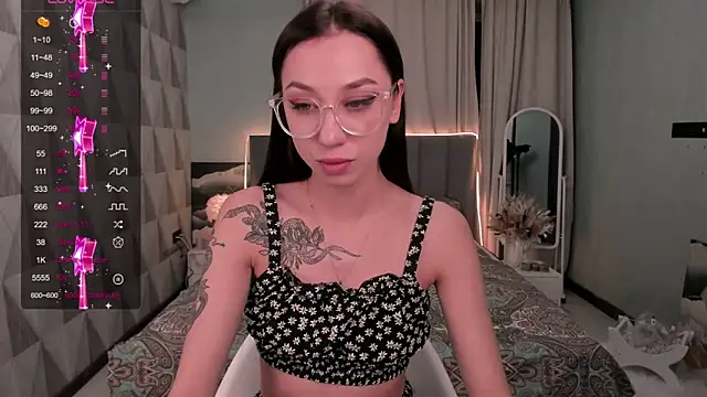 Snapshot of Queen_Gabriel chatting on 02/05/25, 07:53 Queen Gabriel online show from 02/05/25, 07:53