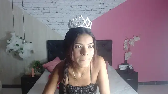 Mia ynocolucci online show from 02/08/25, 11:24