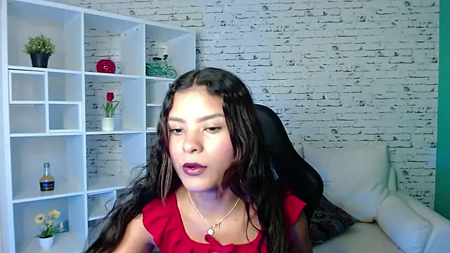 Mia ynocolucci online show from 02/26/25, 11:26