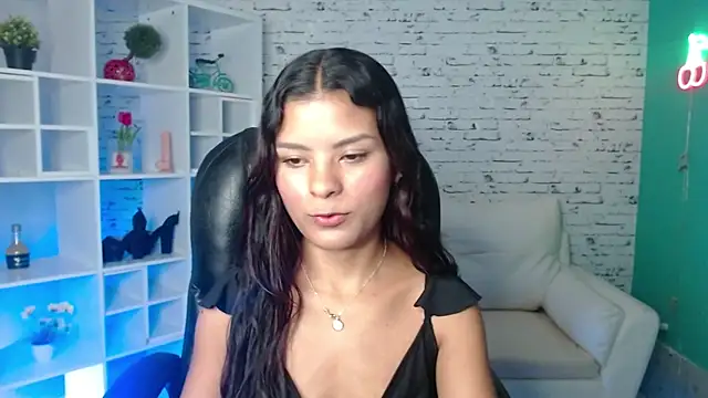 Mia ynocolucci online show from 03/08/25, 02:34