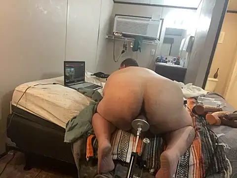 Snapshot of bigdaddy90337 chatting on 02/22/25, 12:16 bigdaddy90337 online show from 02/22/25, 12:16