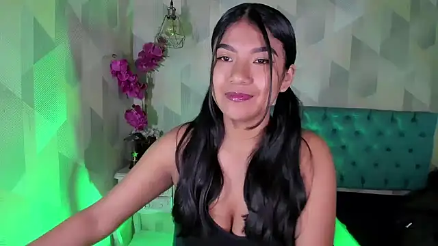 Snapshot of ScarletKray chatting on 10/03/25, 02:52 ScarletKray online show from 10/03/25, 02:52