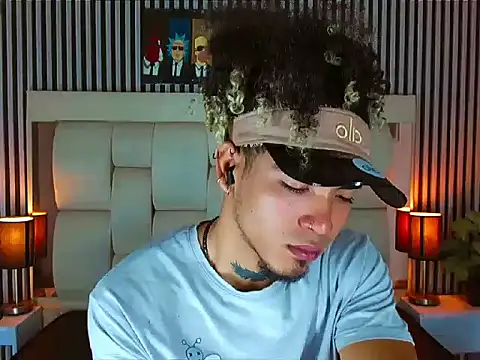 LihanJor 23 online show from 10/26/25, 01:17