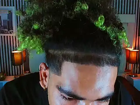 LihanJor 23 online show from 11/18/25, 02:43