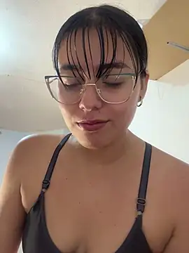 Snapshot of megan_cl chatting on 02/20/25, 06:17 megan cl online show from 02/20/25, 06:17