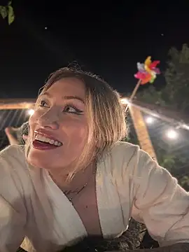 Lally Valencia   online show from 10/29/25, 02:14