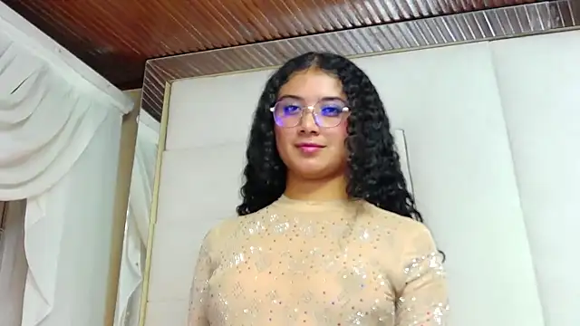 Snapshot of GinevraCarusso chatting on 09/13/25, 06:18 GinevraCarusso online show from 09/13/25, 06:18