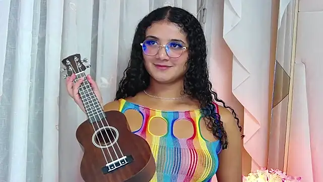 Snapshot of GinevraCarusso chatting on 09/27/25, 07:08 GinevraCarusso online show from 09/27/25, 07:08