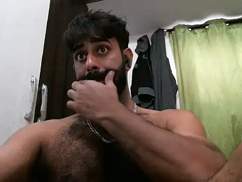 Snapshot of indianhairybull chatting on 03/09/25, 04:38 indianhairybull online show from 03/09/25, 04:38