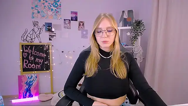 VeronicaAndersen online show from 02/19/25, 06:32