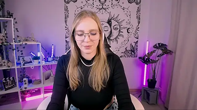 VeronicaAndersen online show from 02/25/25, 08:19