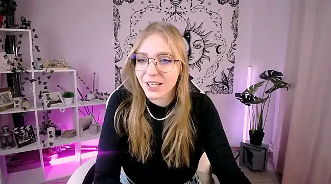 VeronicaAndersen online show from 02/28/25, 12:32