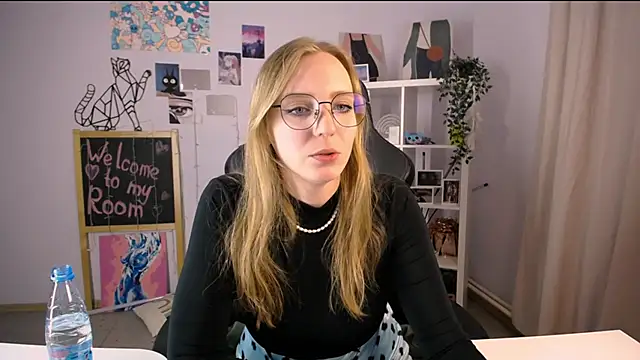 VeronicaAndersen online show from 03/06/25, 05:43
