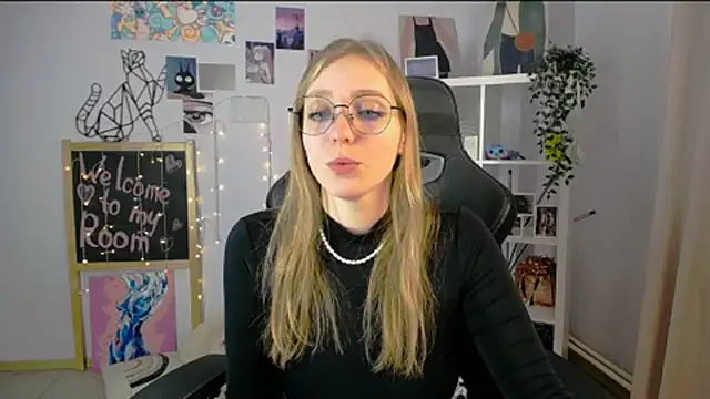 VeronicaAndersen online show from 03/16/25, 08:43