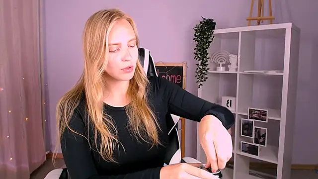 VeronicaAndersen online show from 09/09/25, 03:39