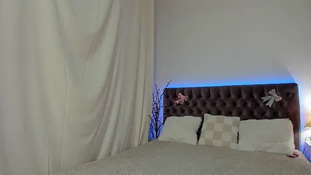 Ella Mayers online show from 02/15/25, 01:16
