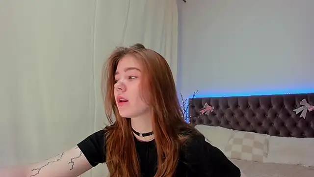 Ella Mayers online show from 03/07/25, 09:06