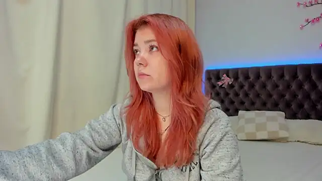 Ella Mayers online show from 10/10/25, 12:26