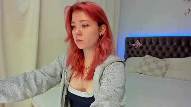 Ella Mayers online show from 10/24/25, 12:23