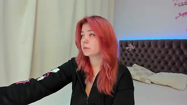 Ella Mayers online show from 10/25/25, 12:34