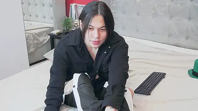 Snapshot of just_gay_ chatting on 02/04/25, 04:18 just gay  online show from 02/04/25, 04:18