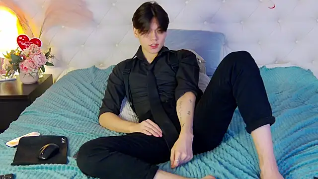 Snapshot of just_gay_ chatting on 02/19/25, 04:33 just gay  online show from 02/19/25, 04:33