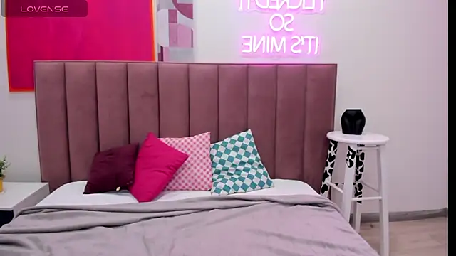 TessaAdorable online show from 11/19/25, 01:27