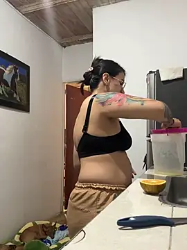 Snapshot of Emma_Giraldo chatting on 10/29/25, 12:13 Emma Giraldo online show from 10/29/25, 12:13