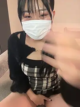 Snapshot of Rara__oo chatting on 02/13/25, 04:43 Rara oo online show from 02/13/25, 04:43